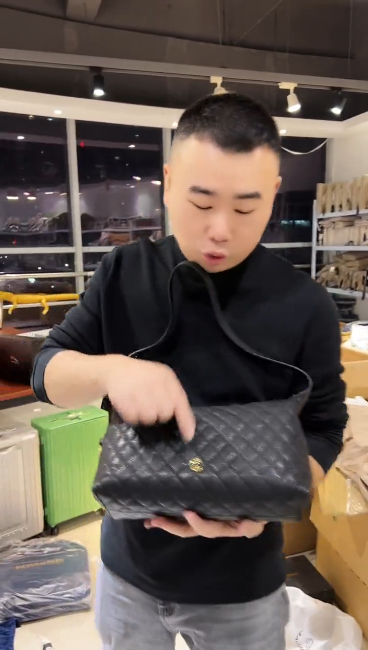 头层牛皮韩爵绅士包包皮具733