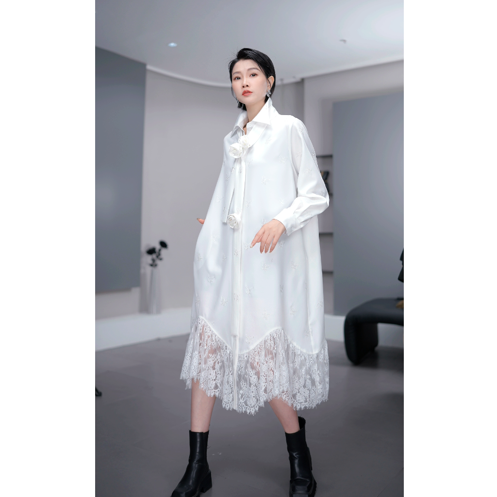 鑫鑫2025冬季新款流行时尚潮牌女装百搭拼接蕾丝+腰带连衣裙33707