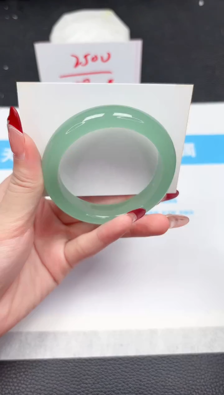 【闪购商品】石英质玉手镯未镶嵌95-56