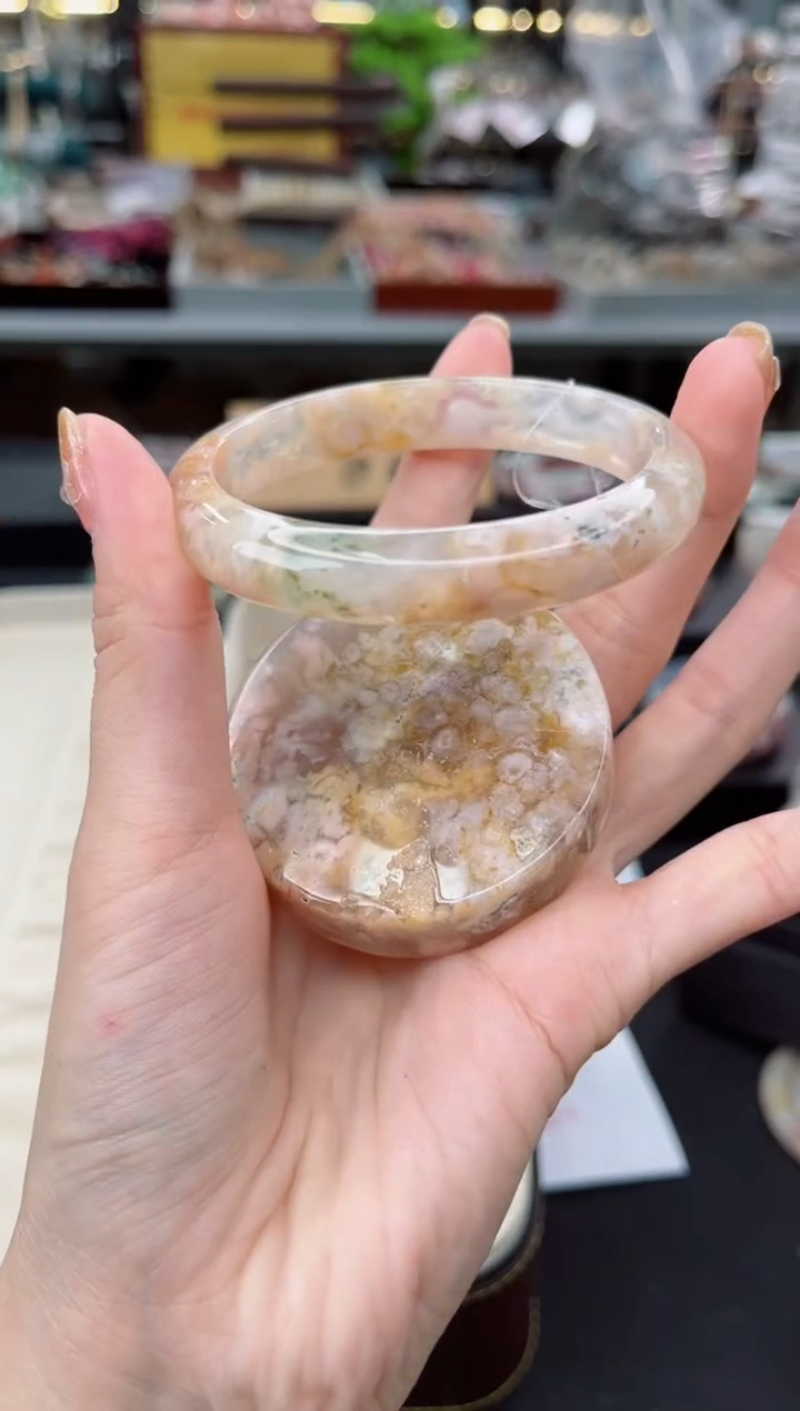 【闪购商品】石英质玉手镯未镶嵌58圈口（赠品镯心）6507539