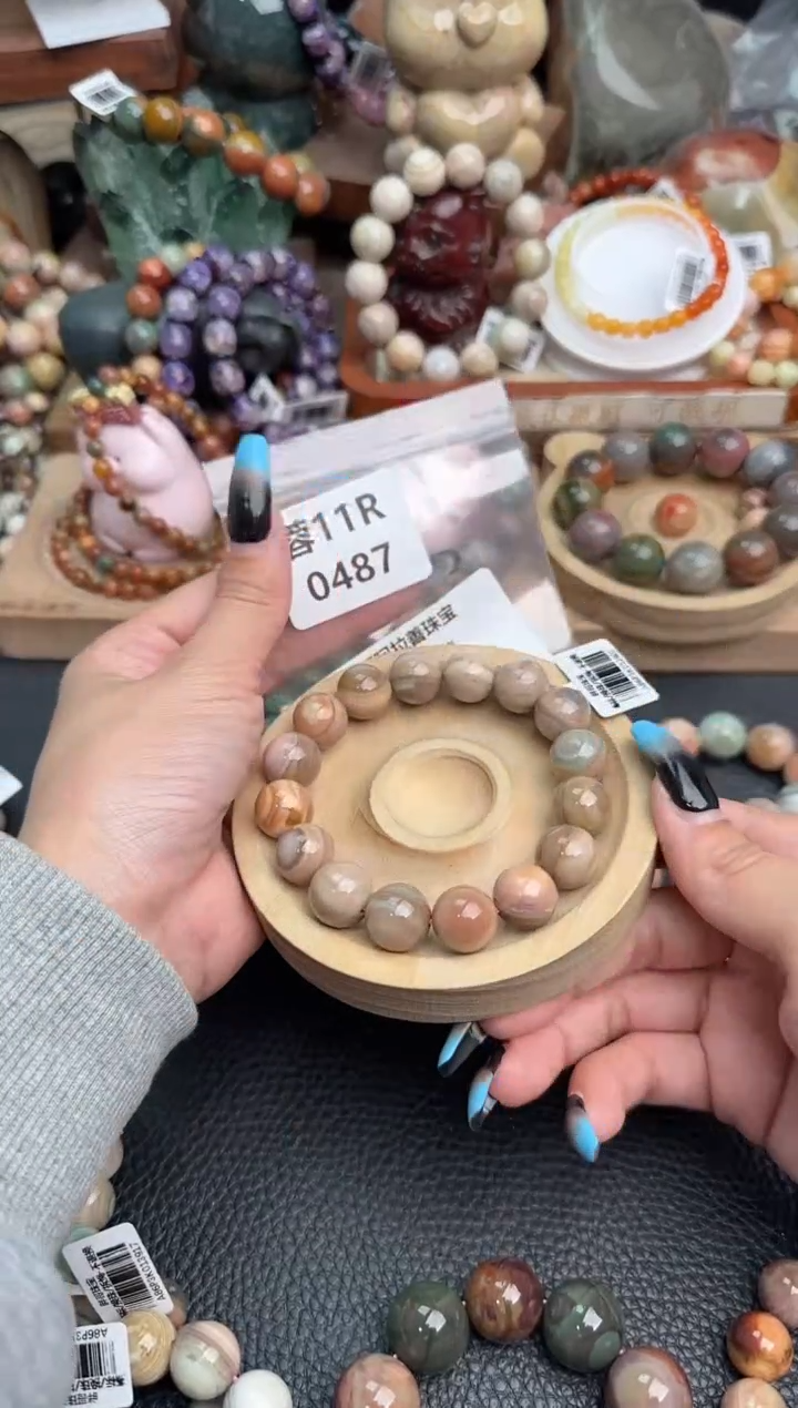 【闪购商品】石英质玉未镶嵌手链11R0487