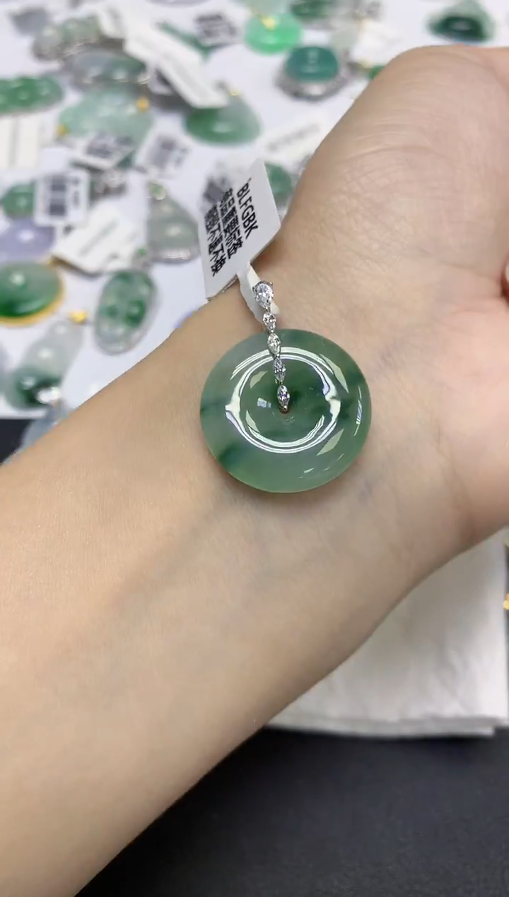 颈饰18K金镶嵌翡翠天然缅甸翡翠A货百元以上9元证书费自理