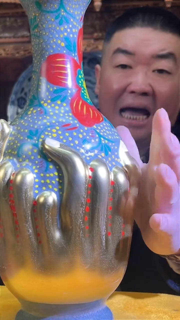 【闪购商品】瓷片208F现代工艺品一个