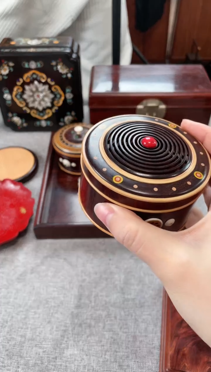 【闪购商品】紫檀木类成套家具香炉