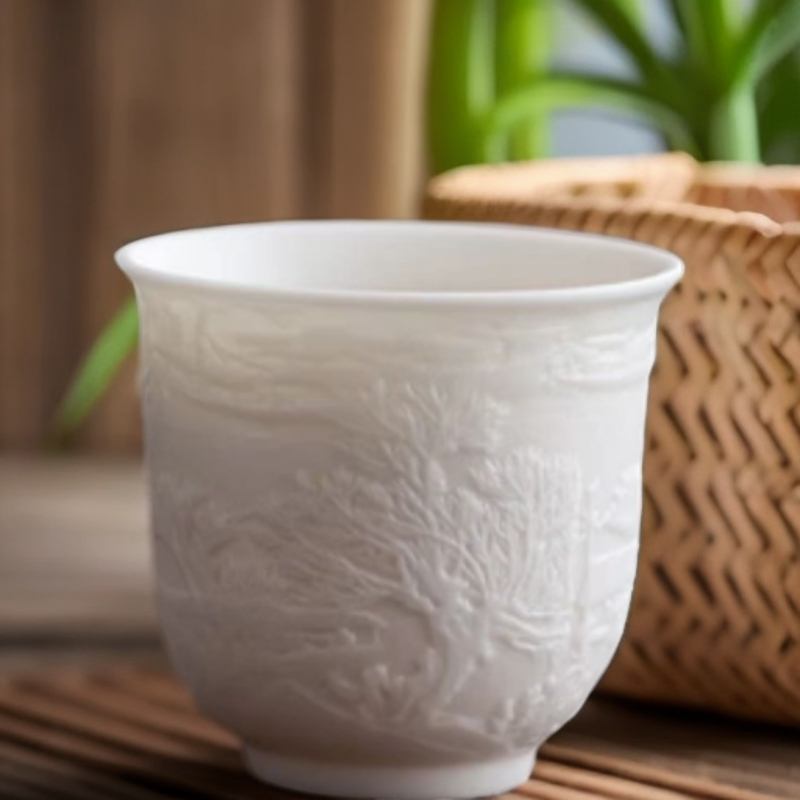 高端白色主人杯。