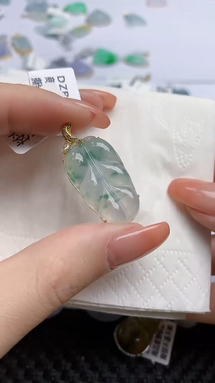 【闪购商品】翡翠颈饰18K金镶嵌天然翡翠A货