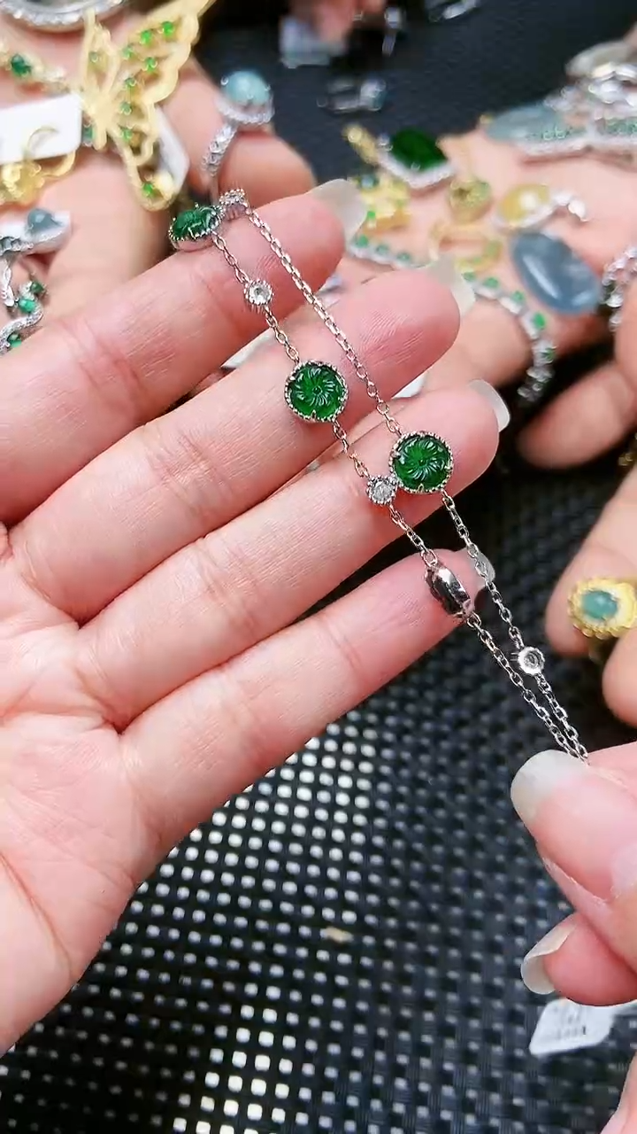 【闪购商品】翡翠手链未镶嵌1111111111