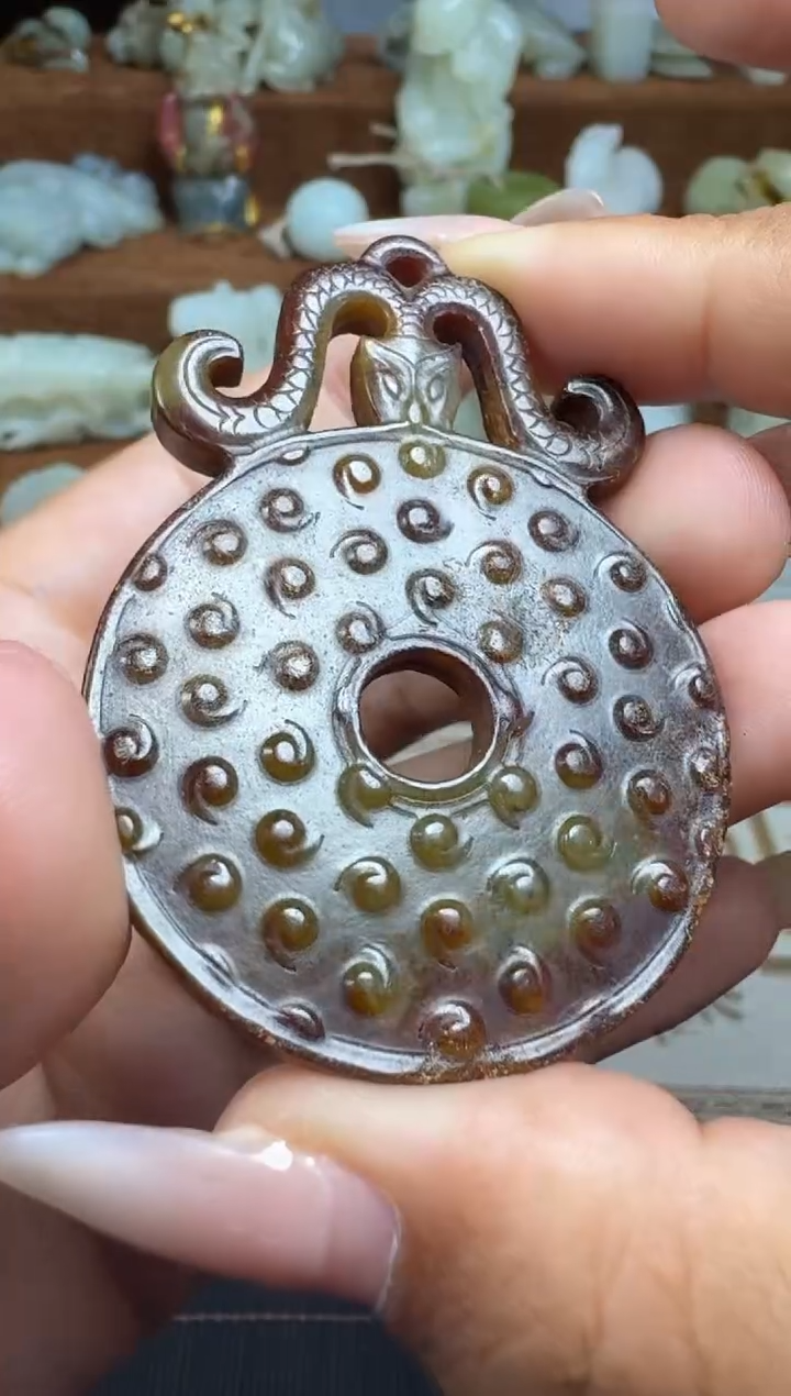 颈饰未镶嵌和田玉1