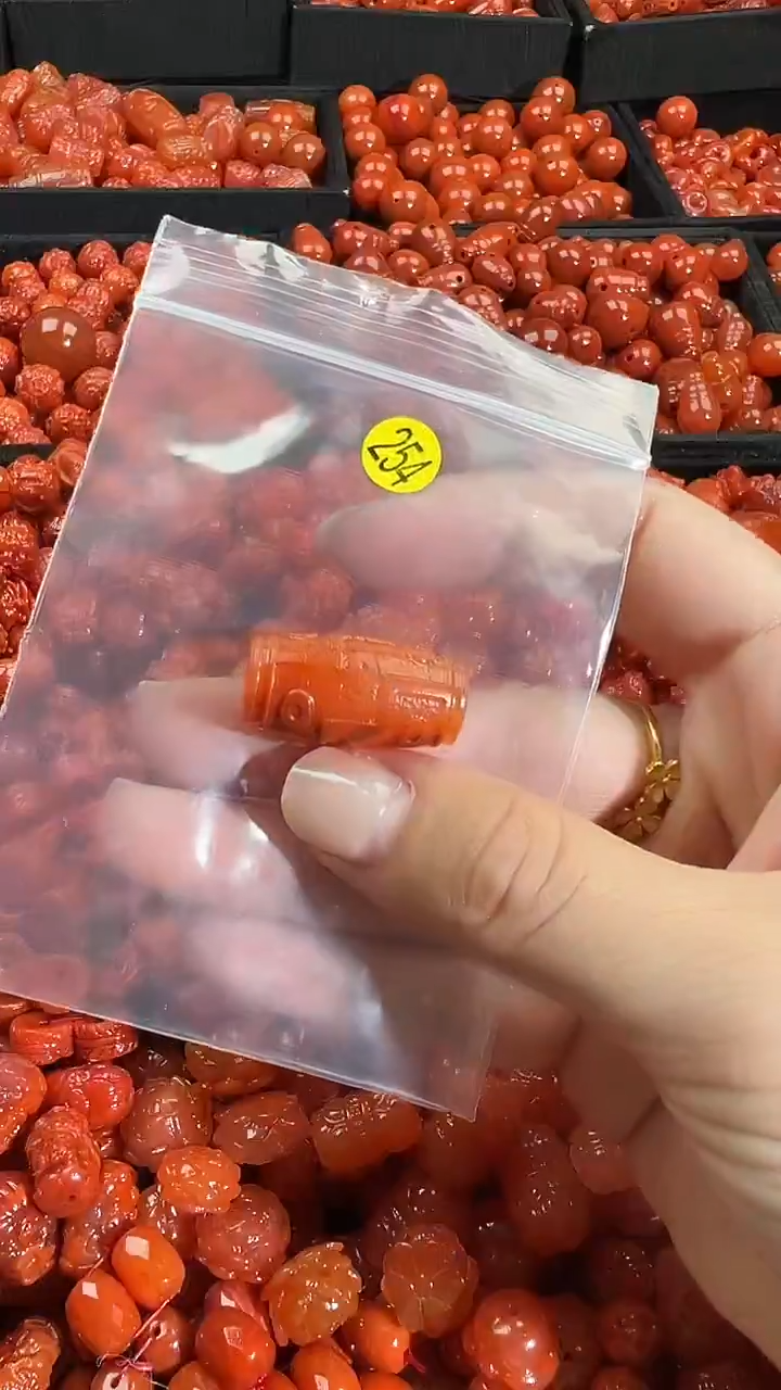 颈饰未镶嵌南红玛瑙1