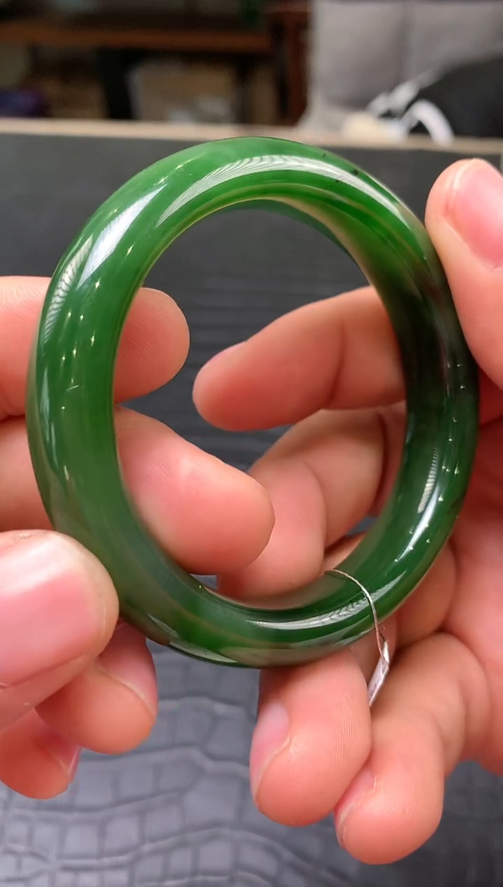 【闪购商品】和田玉碧玉手镯未镶嵌一个