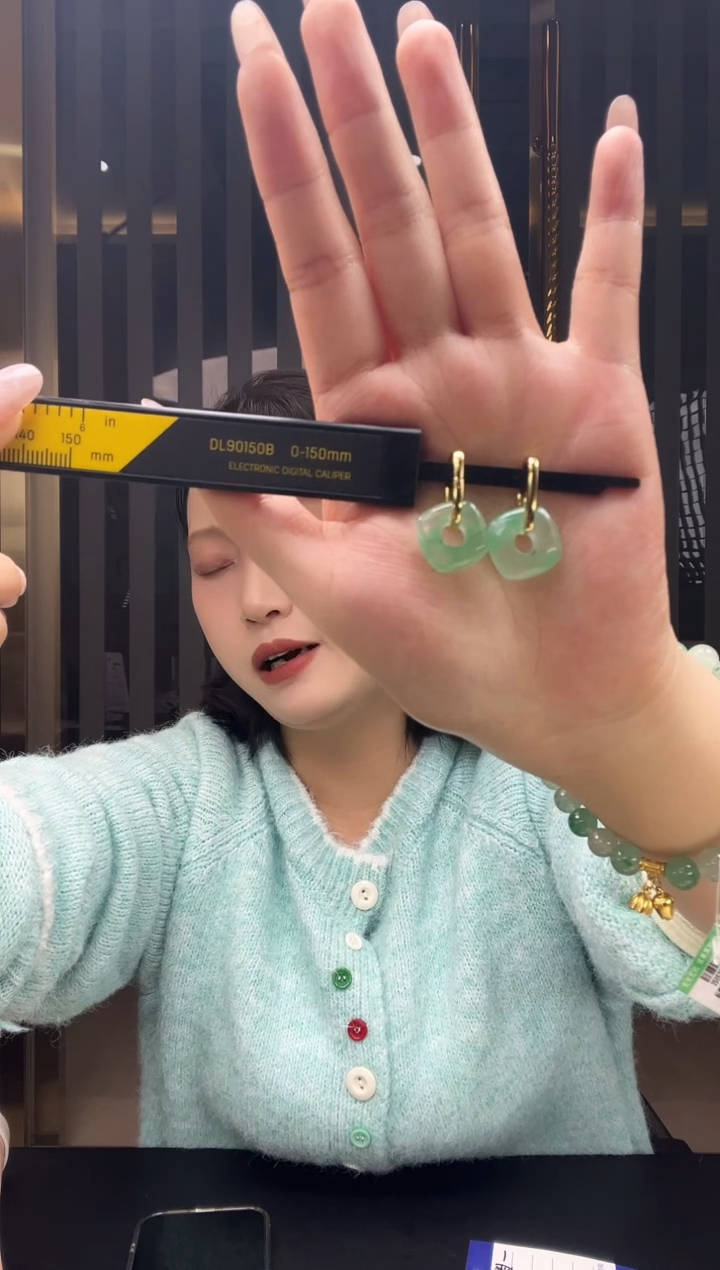 未镶嵌手镯石英质玉4