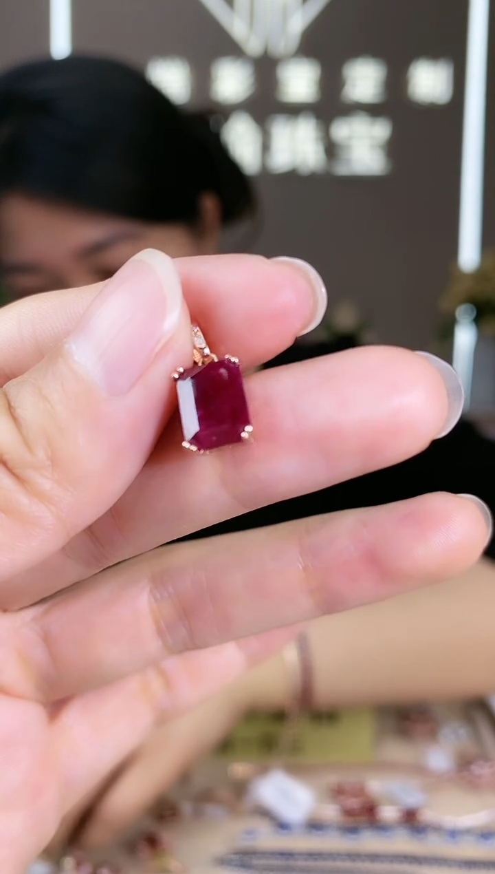 【闪购商品】红宝石颈饰银S925镶嵌颈饰