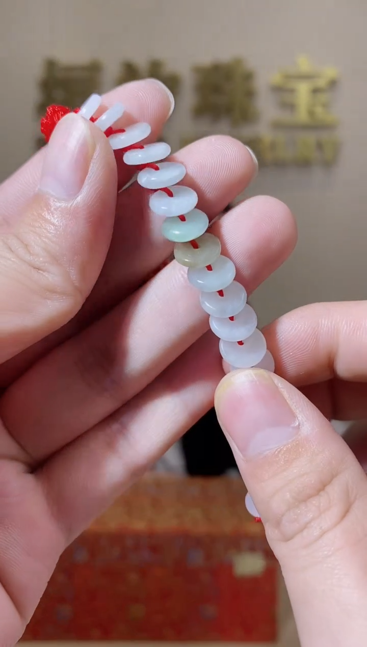 【闪购商品】翡翠颈饰未镶嵌天然A货翡翠手绳