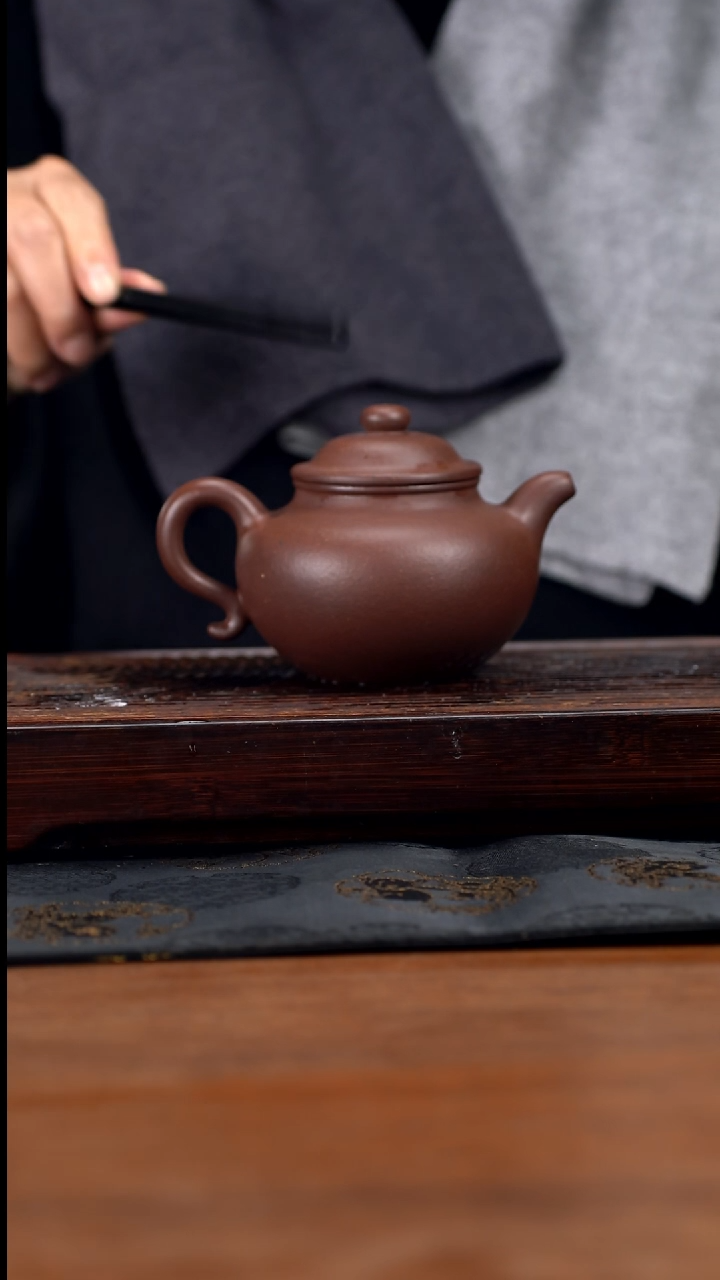 【闪购商品】紫砂茶壶300cc黄龙山原矿紫泥古莲子20