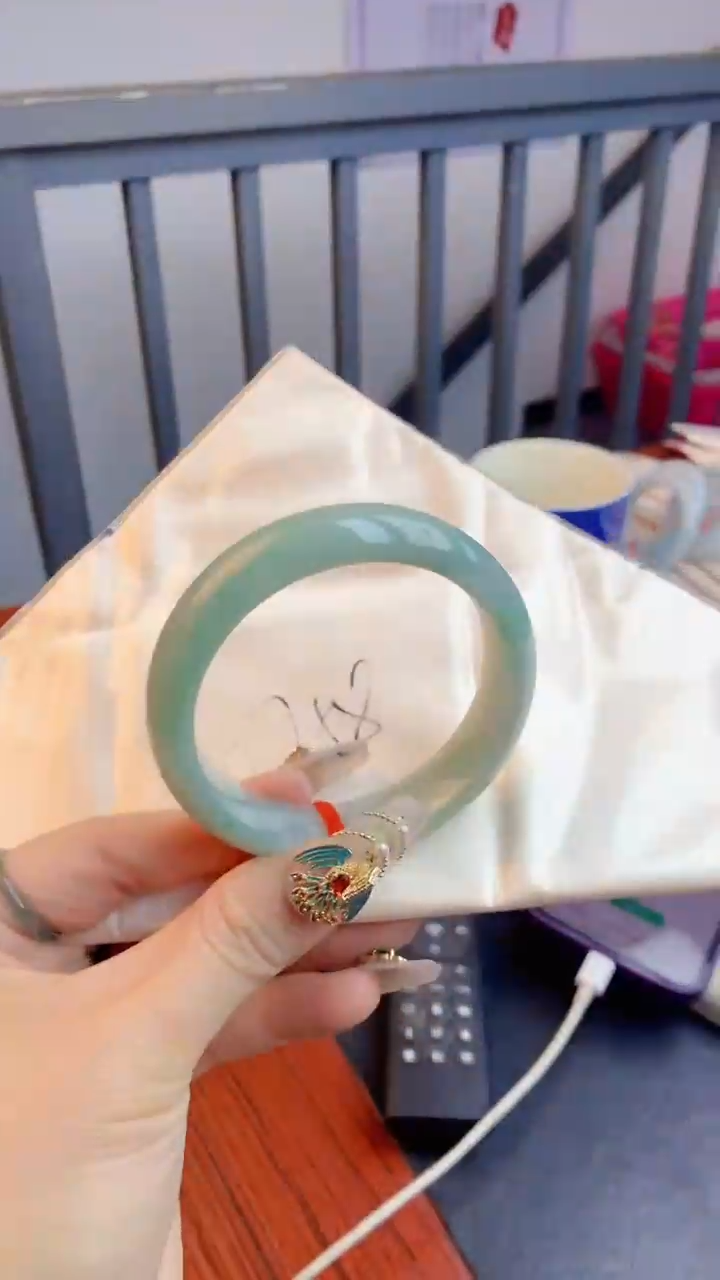 【闪购商品】翡翠手镯未镶嵌0850632355