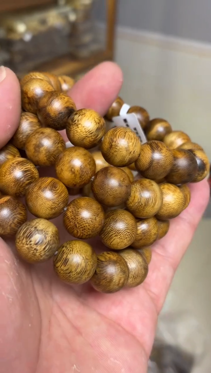 沉香手串 海南莺歌绿圆珠单圈1.4多样性发其一