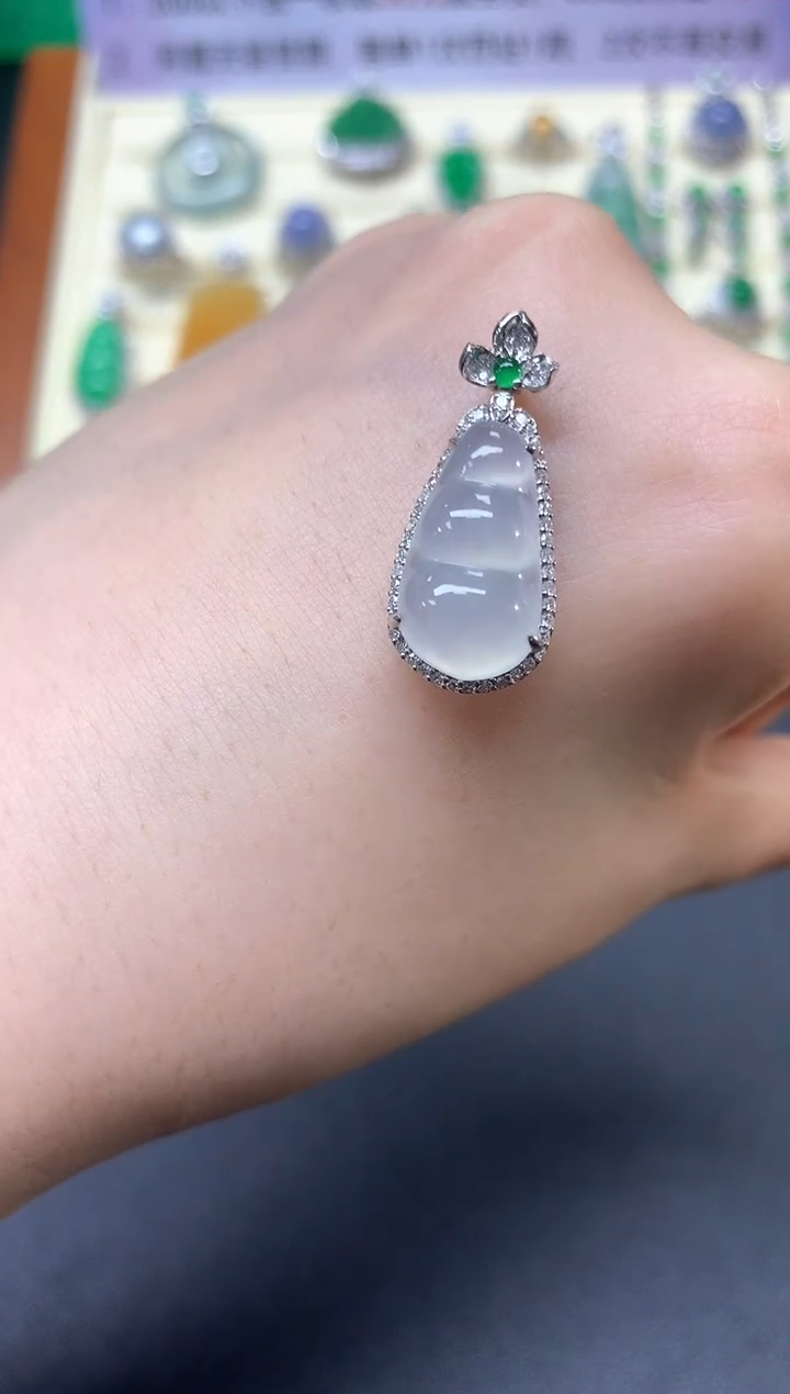 【闪购商品】翡翠吊坠(不含链)18K金镶嵌吊坠|3550+355