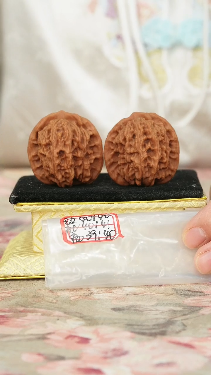 把件文玩核桃非嫁接马老四有虫眼