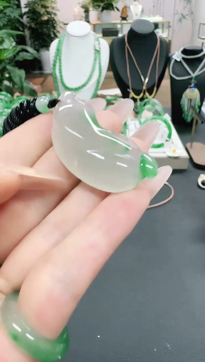 未镶嵌1石英质玉（非洲翠）/0960