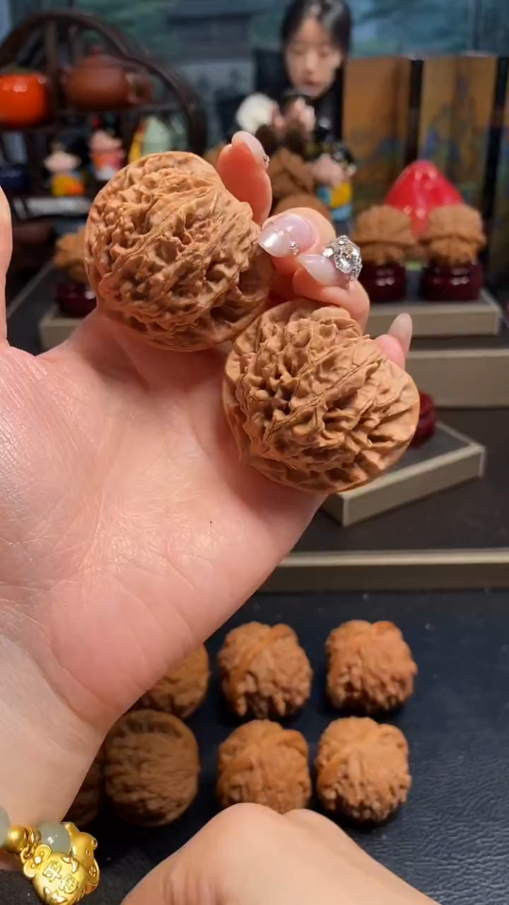 【闪购商品】文玩核桃吊坠D373蟠龙纹46