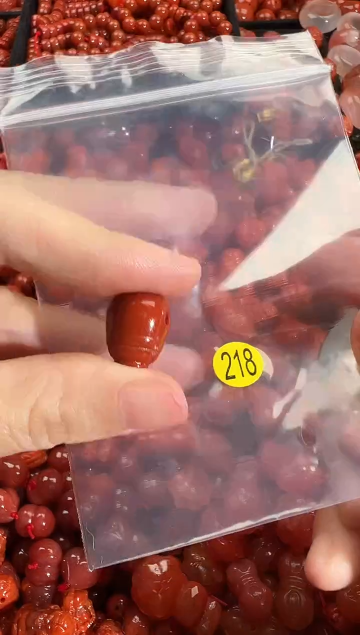 颈饰未镶嵌南红玛瑙1