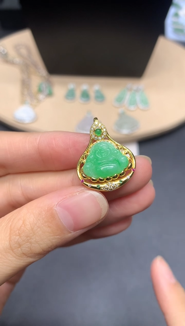 【闪购商品】翡翠吊坠(不含链)银S925镶嵌佛公【无服务费】