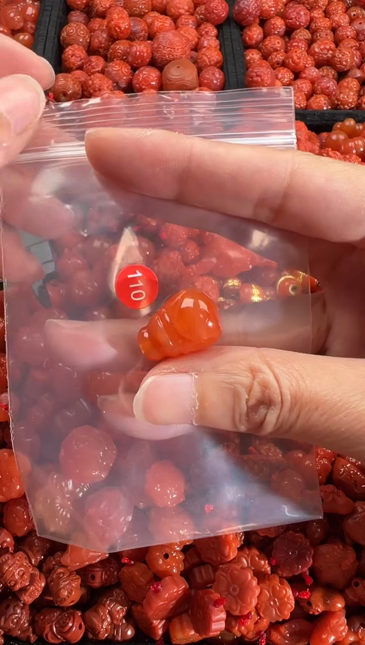 【闪购商品】南红玛瑙未镶嵌颈饰2