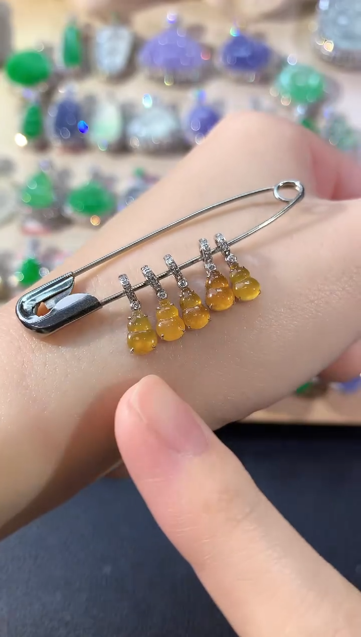 吊坠(不含链)18K金镶嵌翡翠冬日珠宝多样性发货一件Q9