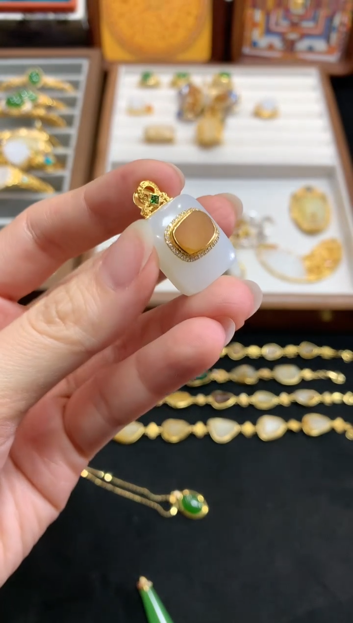 【闪购商品】和田玉吊坠18K金镶嵌W42|5500