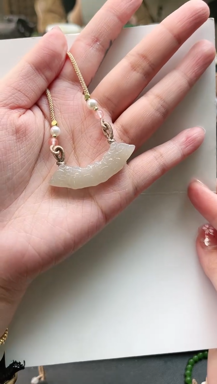 【闪购商品】和田玉颈饰未镶嵌藕粉玉衡