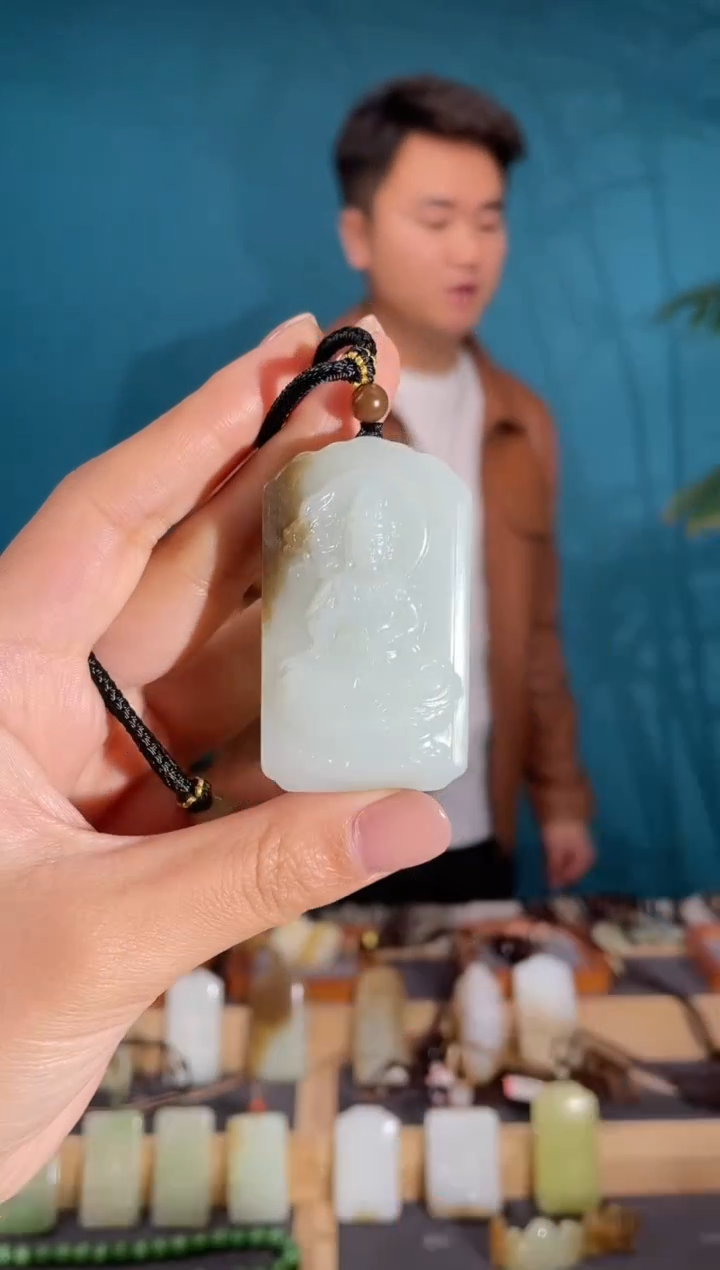 颈饰未镶嵌和田玉1