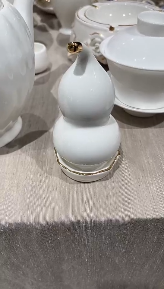 瓷葫芦牙签筒2个