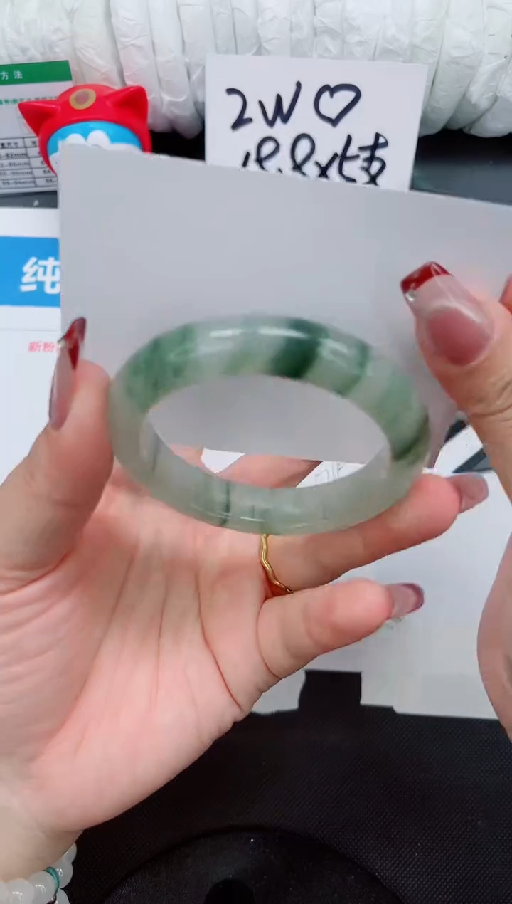 【闪购商品】石英质玉手镯未镶嵌149