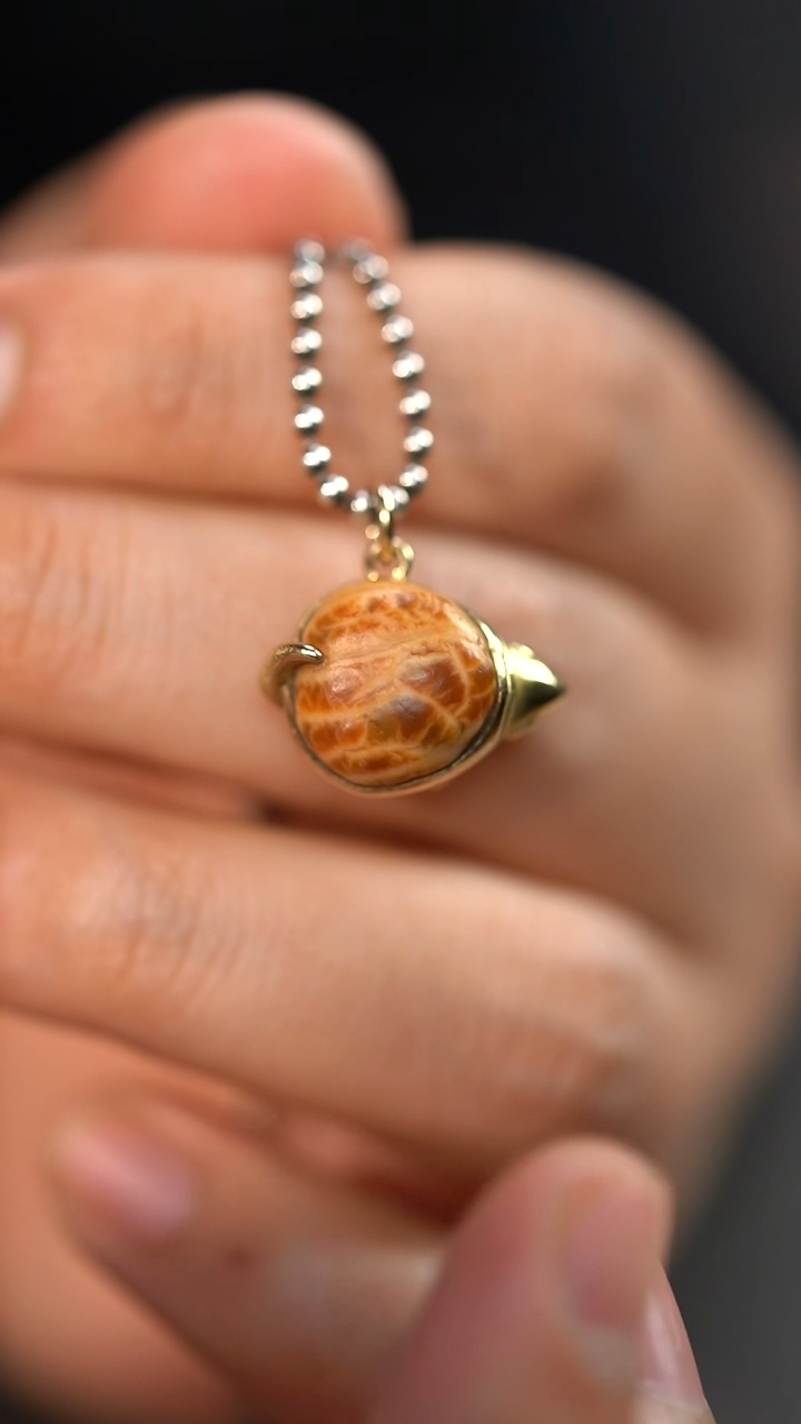 【闪购商品】玛瑙吊坠18K金镶嵌阿拉善地表原石设计款金龟吊坠