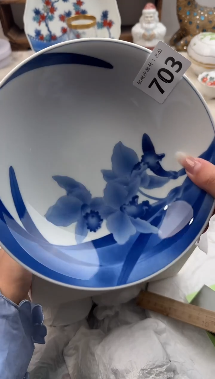 ①****?F          703