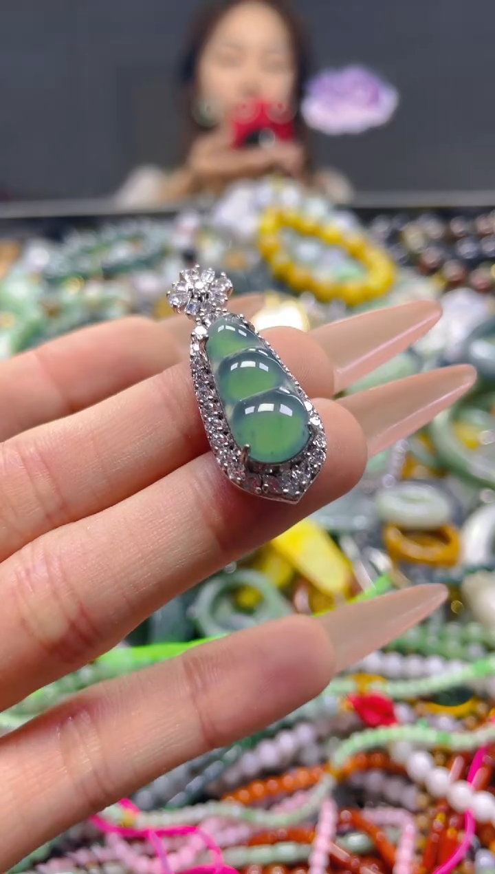 颈饰未镶嵌翡翠/S/翡翠A货，一件也是批发价