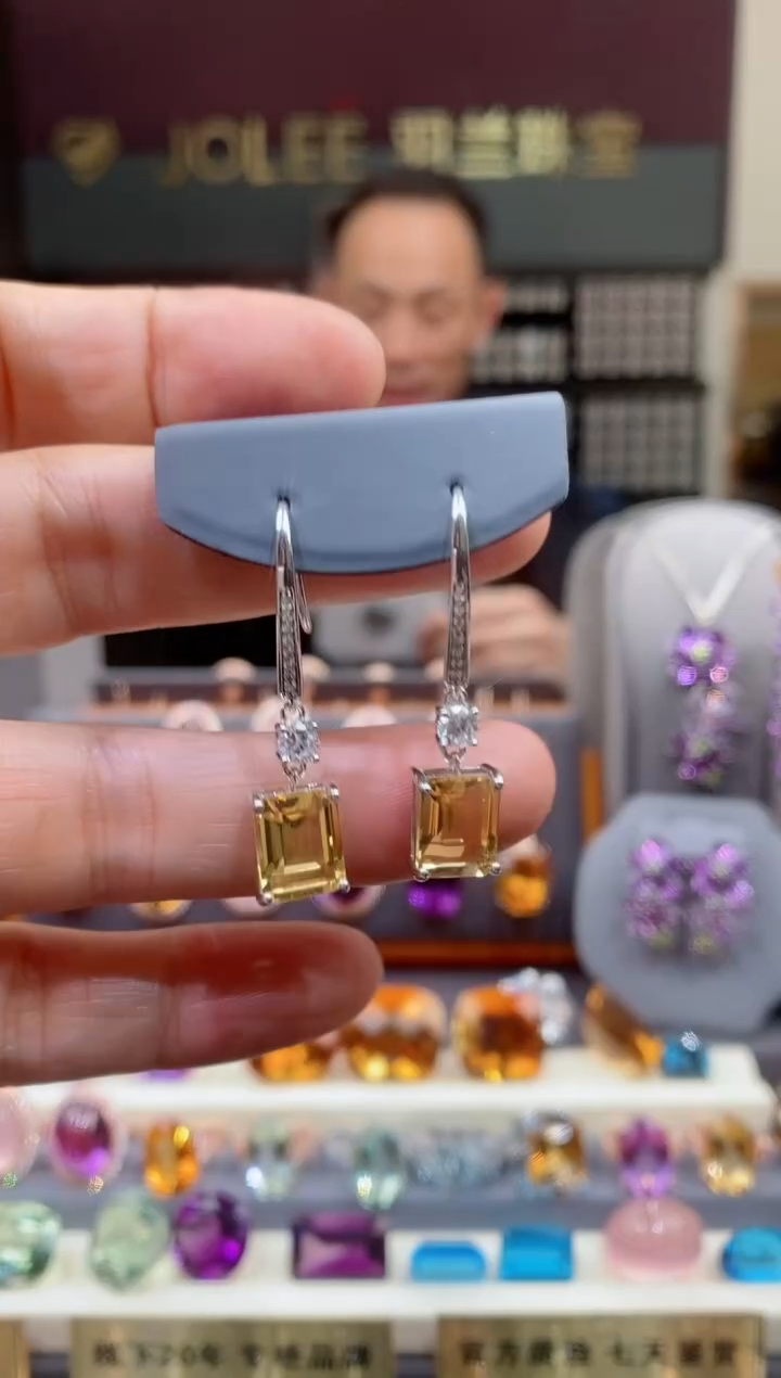 【闪购商品】黄晶耳钉银S925镶嵌黄晶耳钉