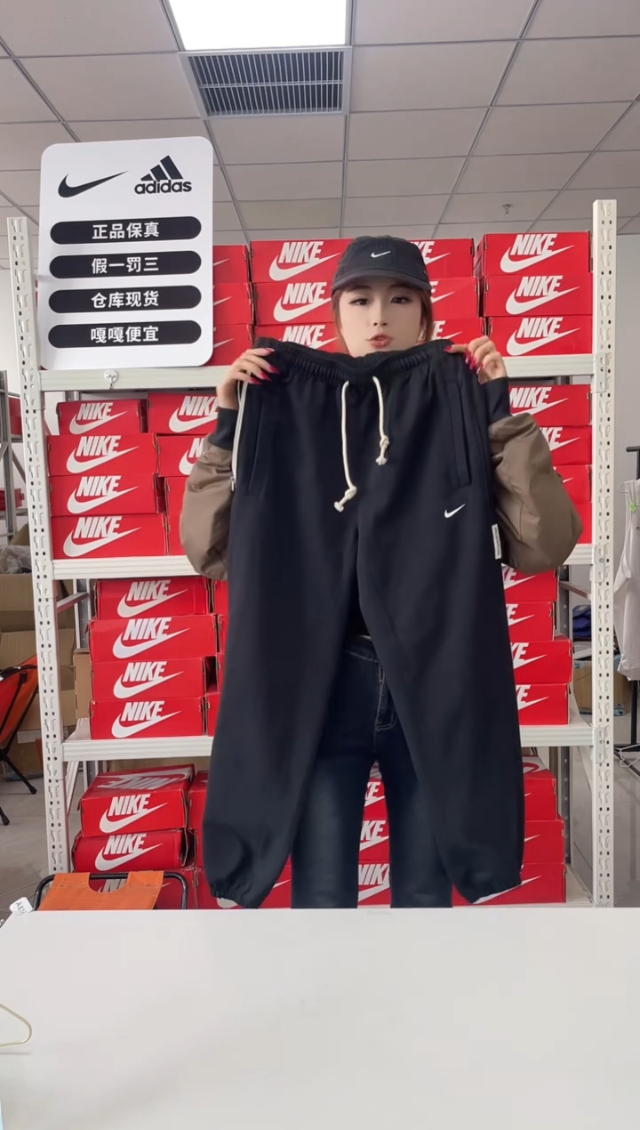 编码闪购尺码xl  Nike/耐克卫衣卫裤以直播间过款为主