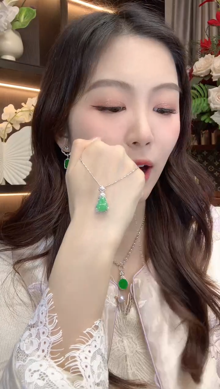 吊坠(不含链)18K金镶嵌翡翠A15翡翠