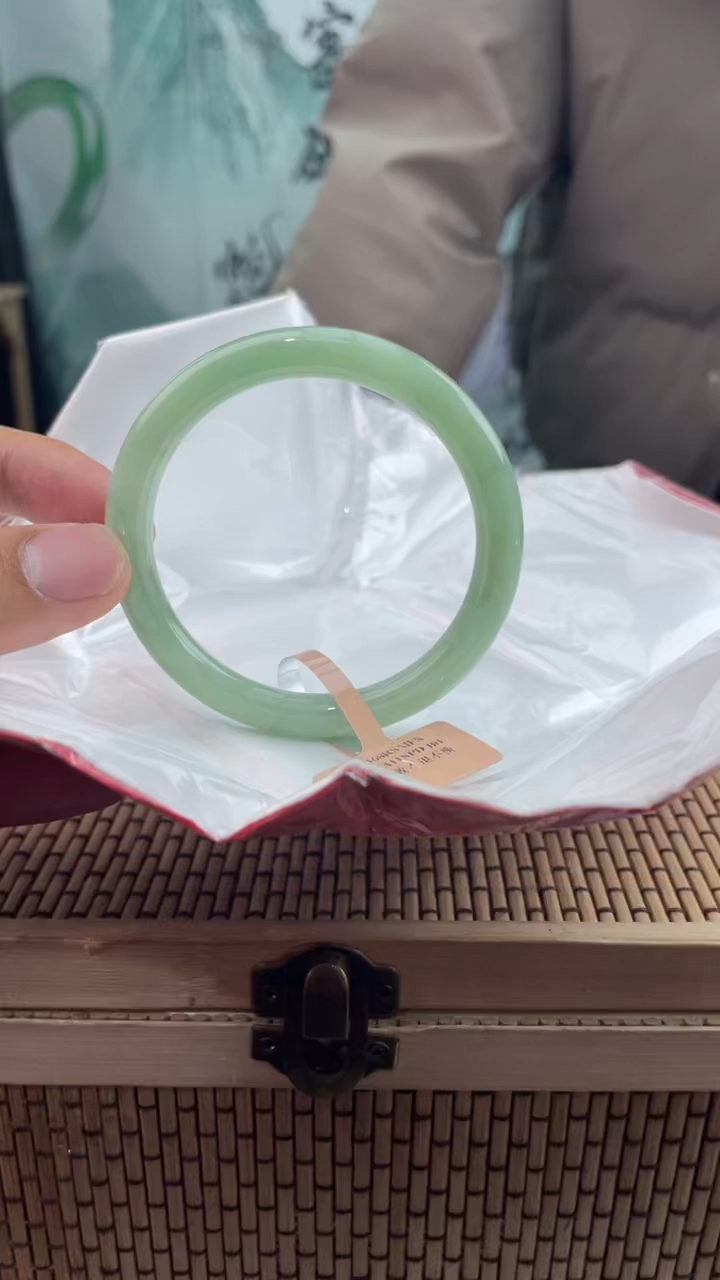 【闪购商品】翡翠手镯未镶嵌翡翠手镯1