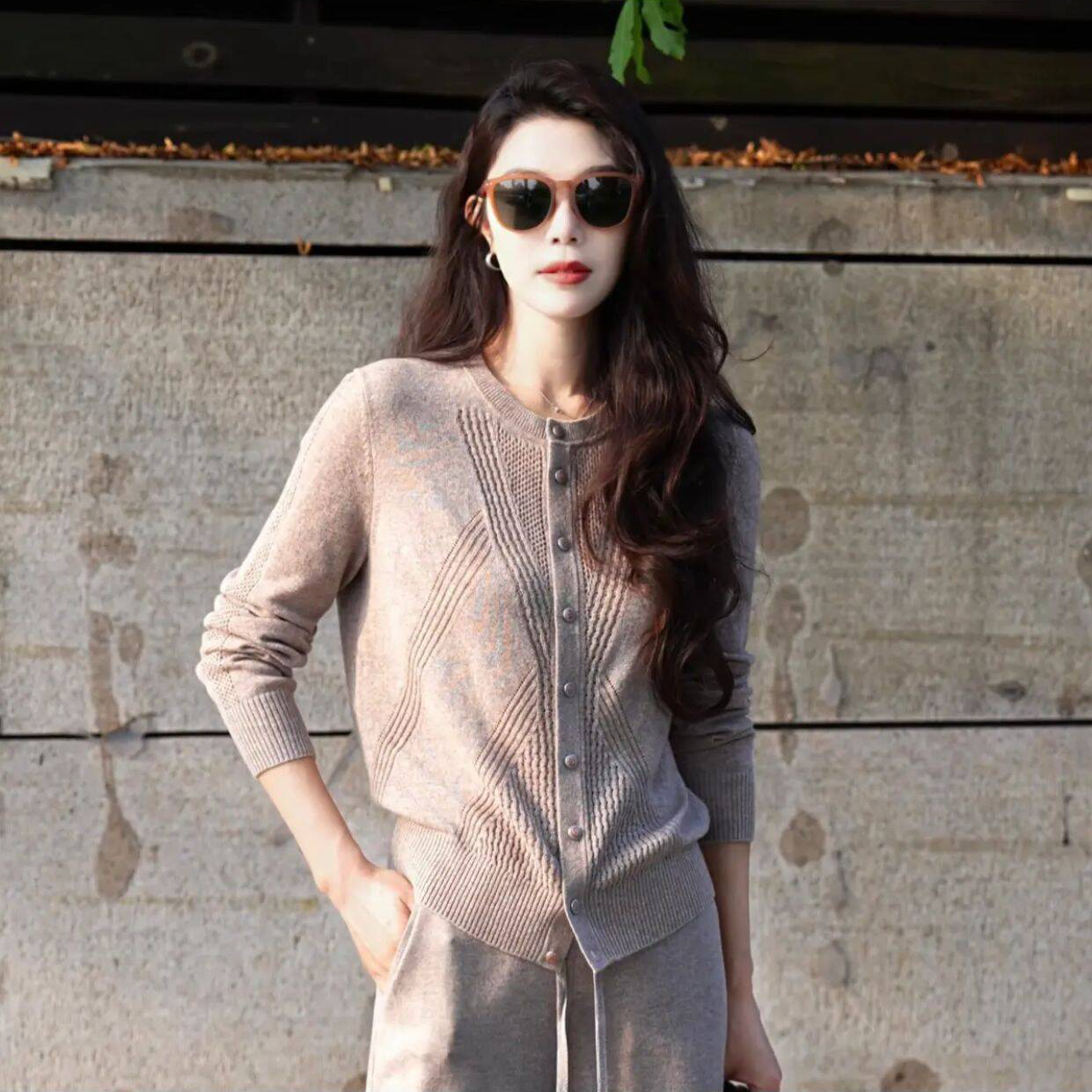 【专柜品质】秋冬季新款时尚气质毛衣百搭圆领休闲针织开衫女548057