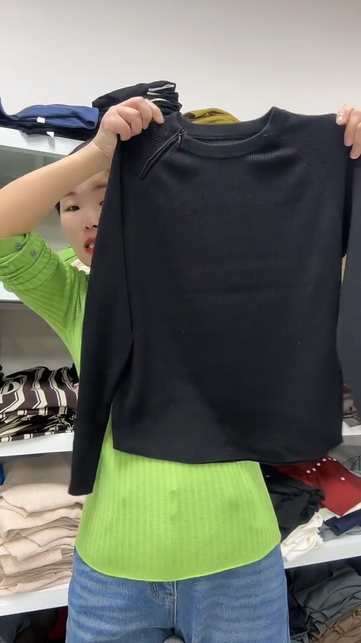 黑色长袖       