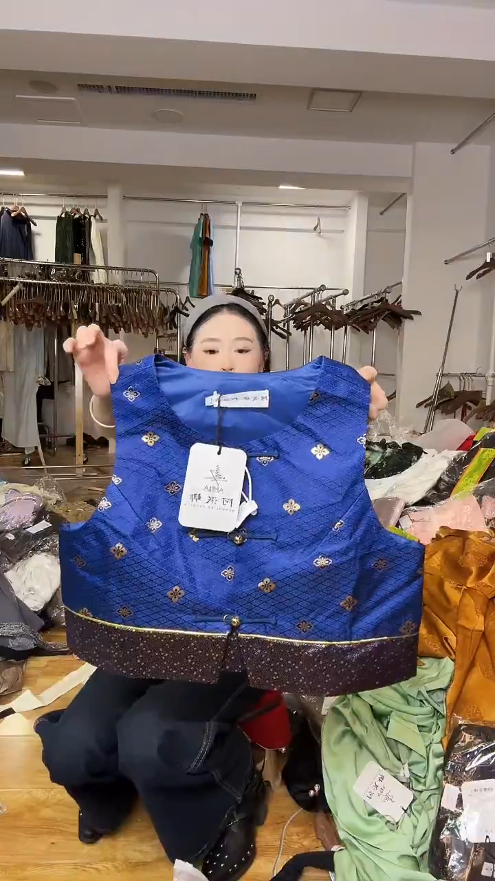 马甲       L码        105-115斤