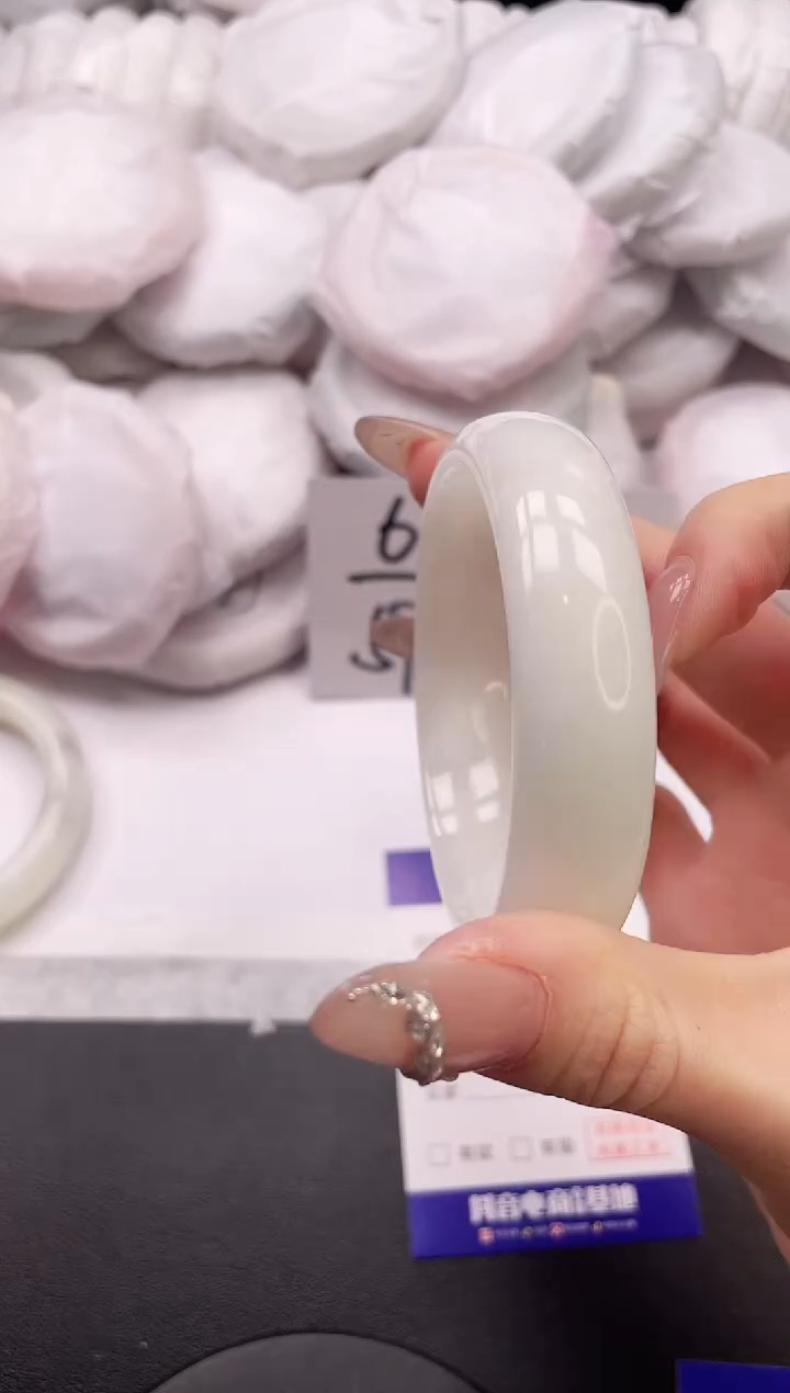 【闪购商品】和田玉手镯未镶嵌9L233-56