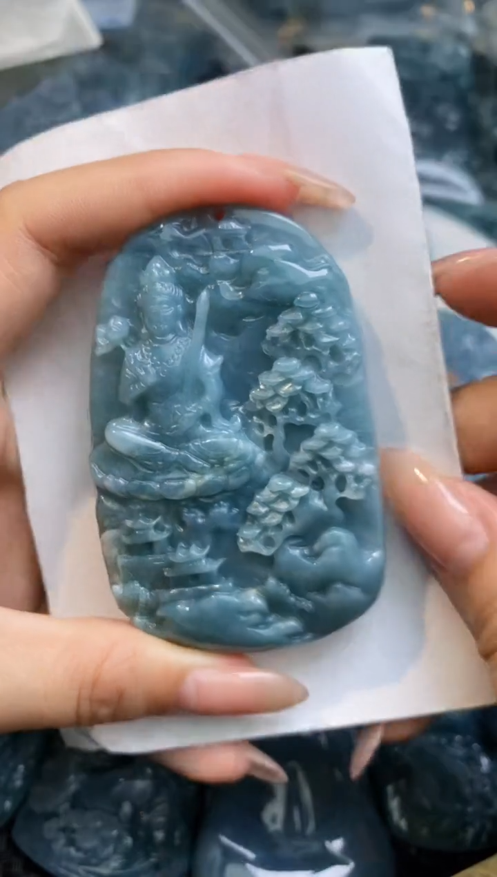 【闪购商品】翡翠颈饰未镶嵌           