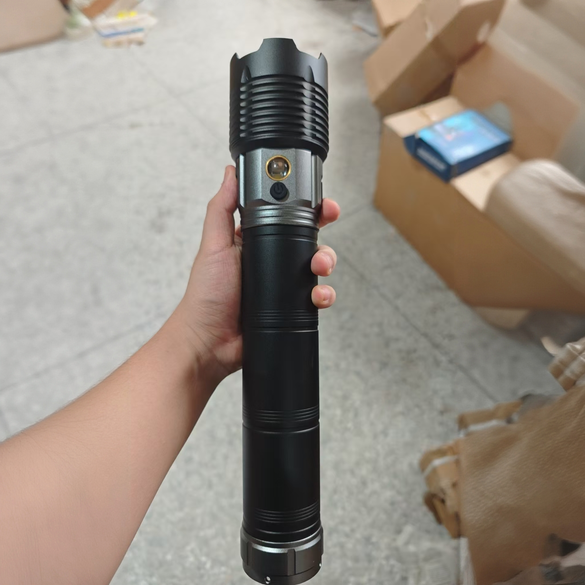【微瑕一组电池】G740【巨无霸】（2斤重）超大锂电池强光铝合金手电筒