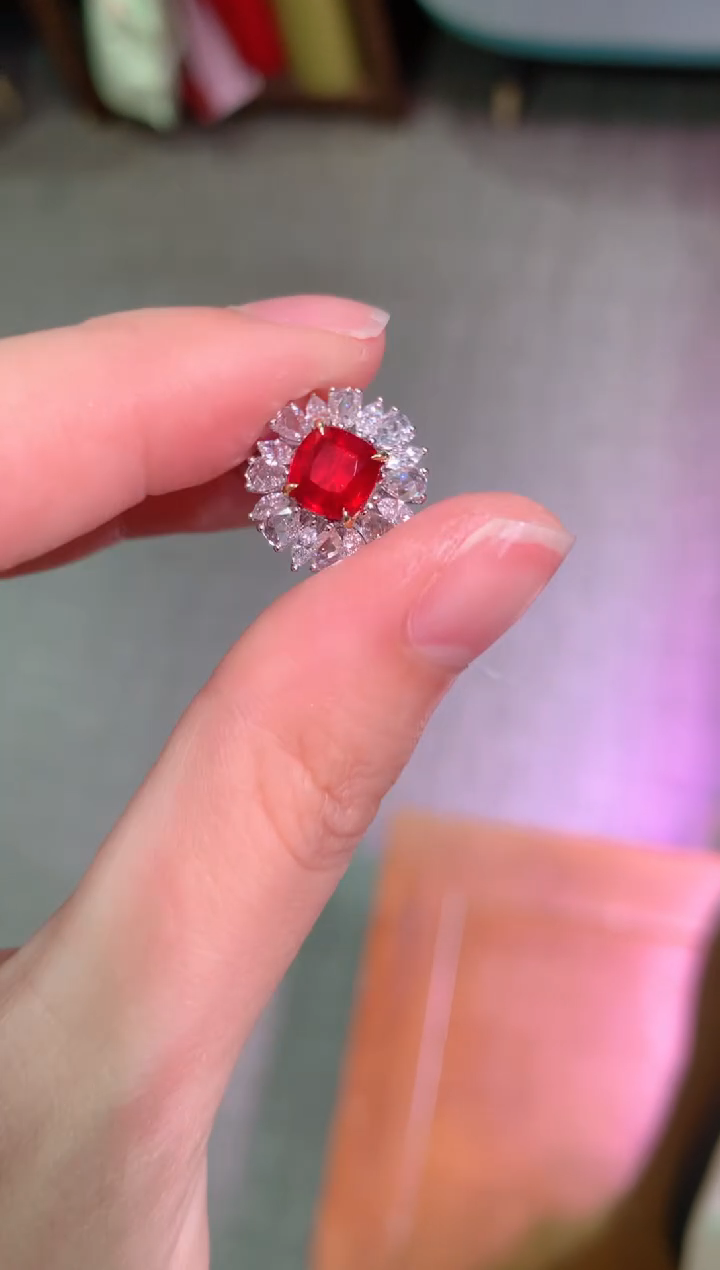 【闪购商品】红宝石戒指18K金镶嵌1.53CT  无烧鸽血红
