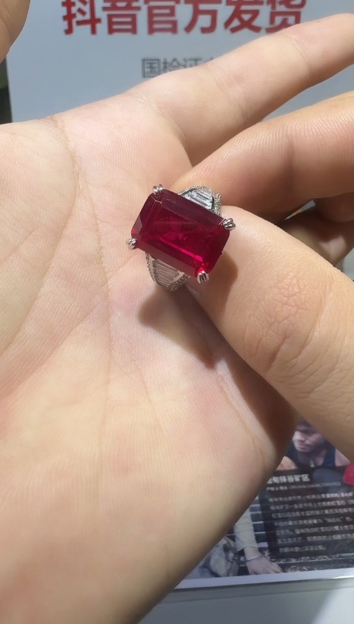 18K金镶嵌戒指红宝石22