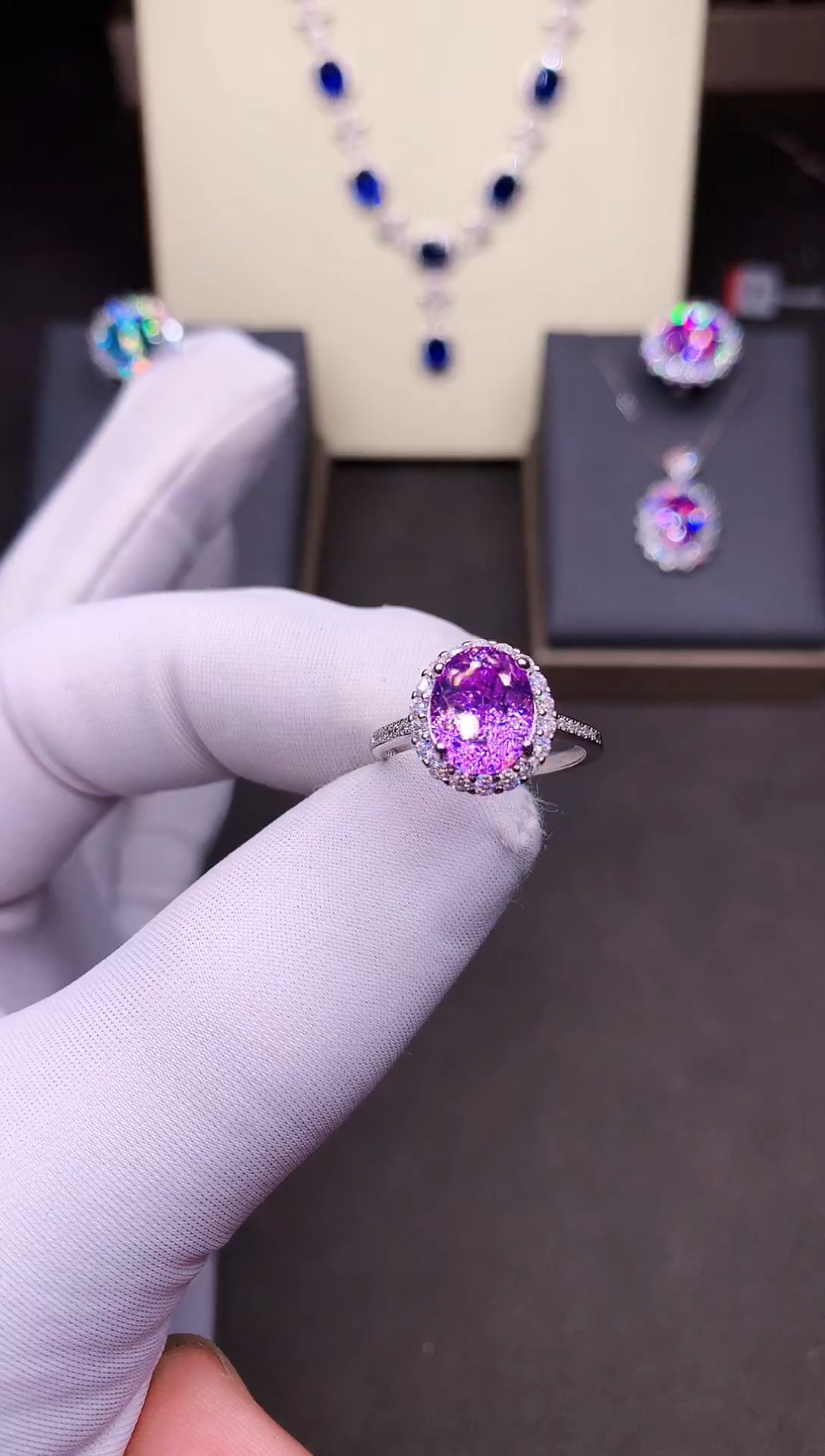 银S925镶嵌戒指紫色碧玺·······