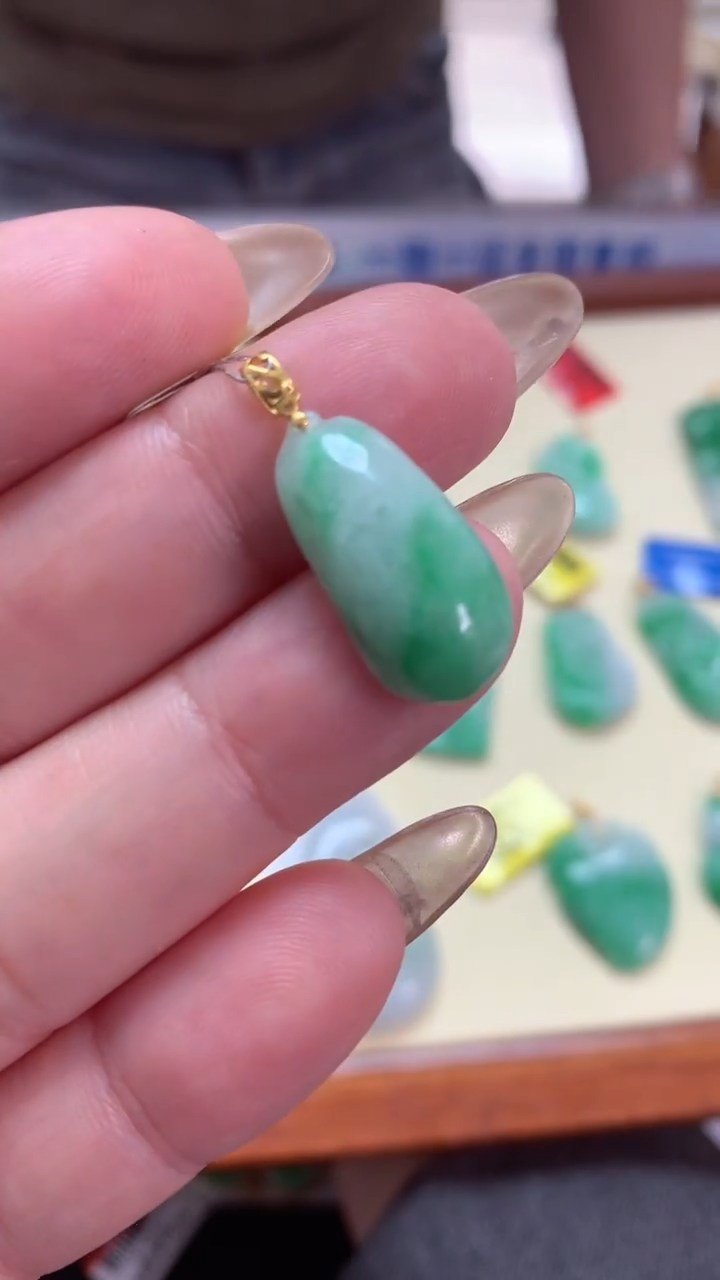 【闪购商品】翡翠吊坠(不含链)18K金镶嵌挂件